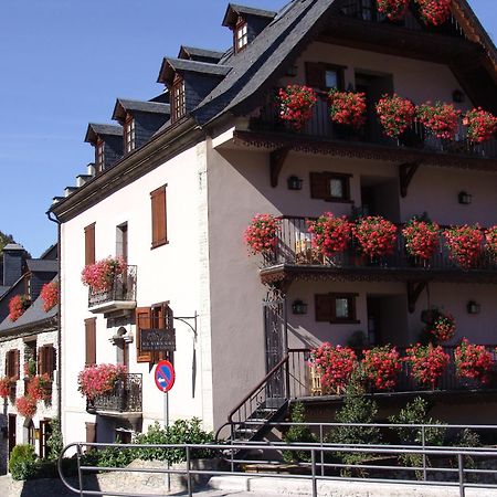 Besiberri Hotel Arties Exterior foto